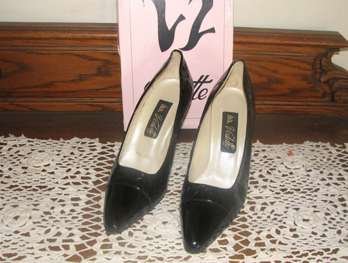 Vedette black patent - patent, kitten